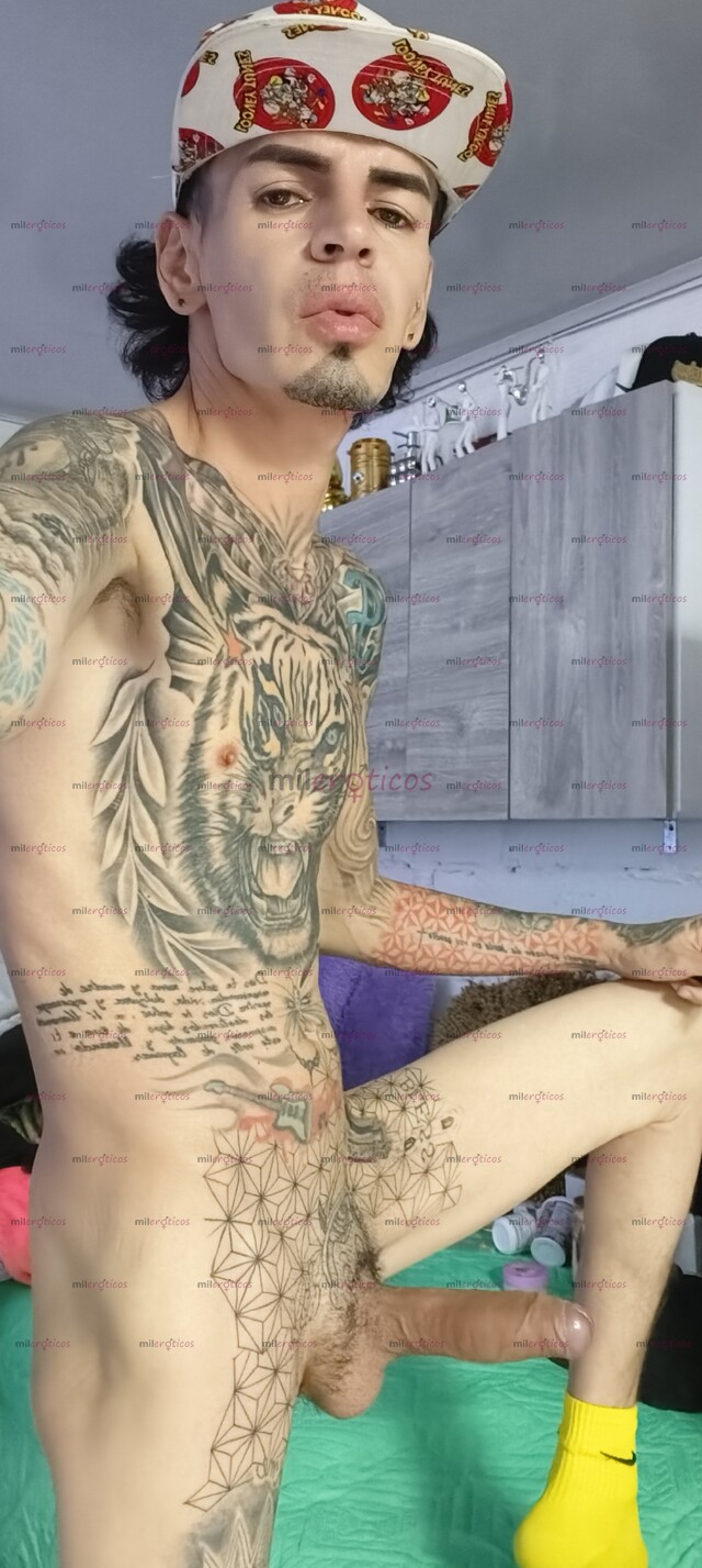 FOTOS DE FLACO ACTIVO BLANCO TATUADO MORBOSO RICO SEX
