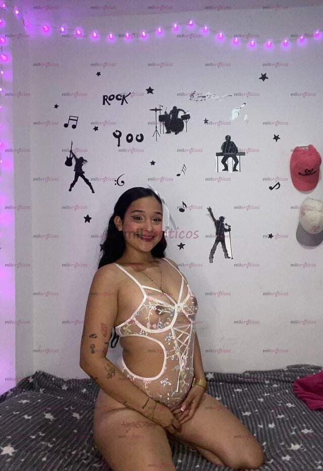 FOTOS DE HOLA AMOR SOY TALIA, LINDA JOVENCITA COLOMBIANA, CON GANAS DE SEXO RIKO