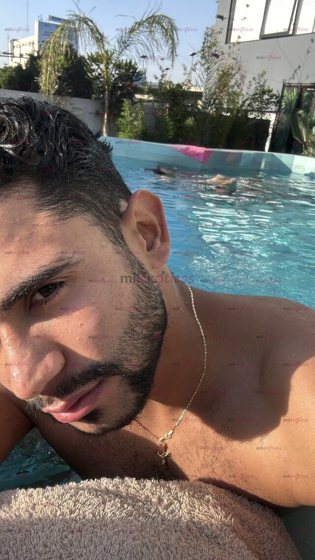 FOTOS DE JOVEN, VENEZOLANO 24 AÑOS DOTADO, VARONIL, DIVERTIDO CON LUGAR