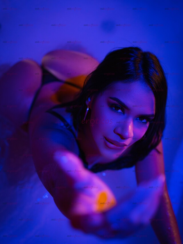 FOTOS DE VANE UNA HERMOSA CALEÑA NALGONA ALTA HERMOSA