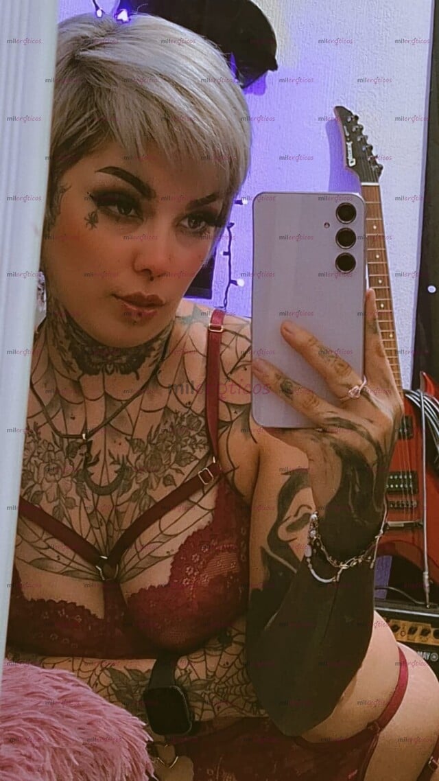 FOTOS DE SOY ZOÉ, UNA CHICA MUY ATRACTIVA, DELGADA, TATUADA, MUY ARDIENTE Y DULCE