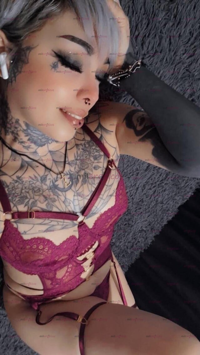 FOTOS DE SOY ZOÉ, UNA CHICA MUY ATRACTIVA, DELGADA, TATUADA, MUY ARDIENTE Y DULCE