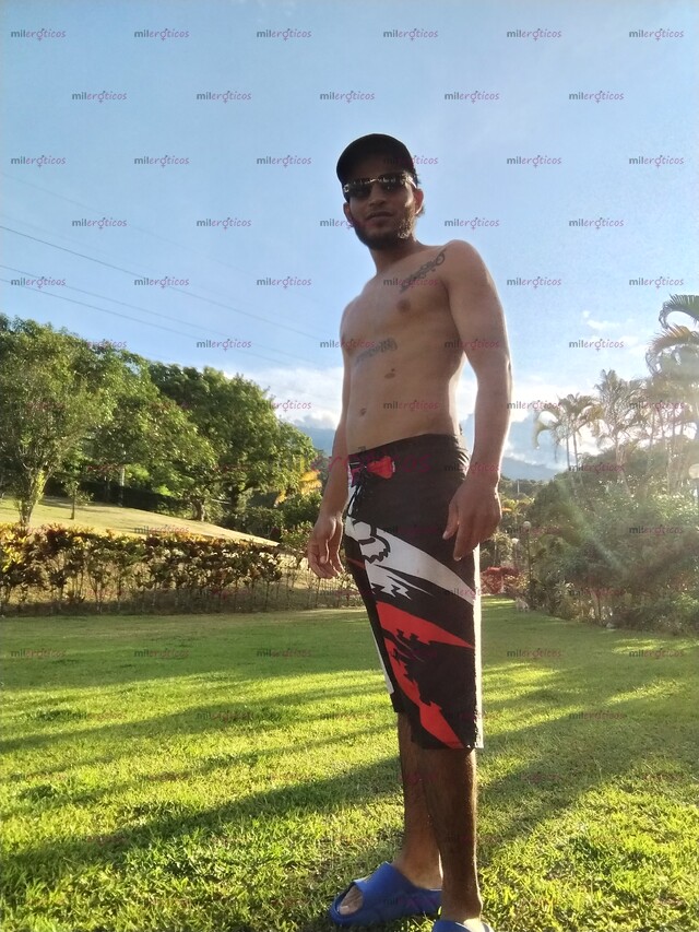 FOTOS DE HOMBRE DELGADO MORENO Y DOTADO COMO TE GUSTA.. ESCRÍBEME