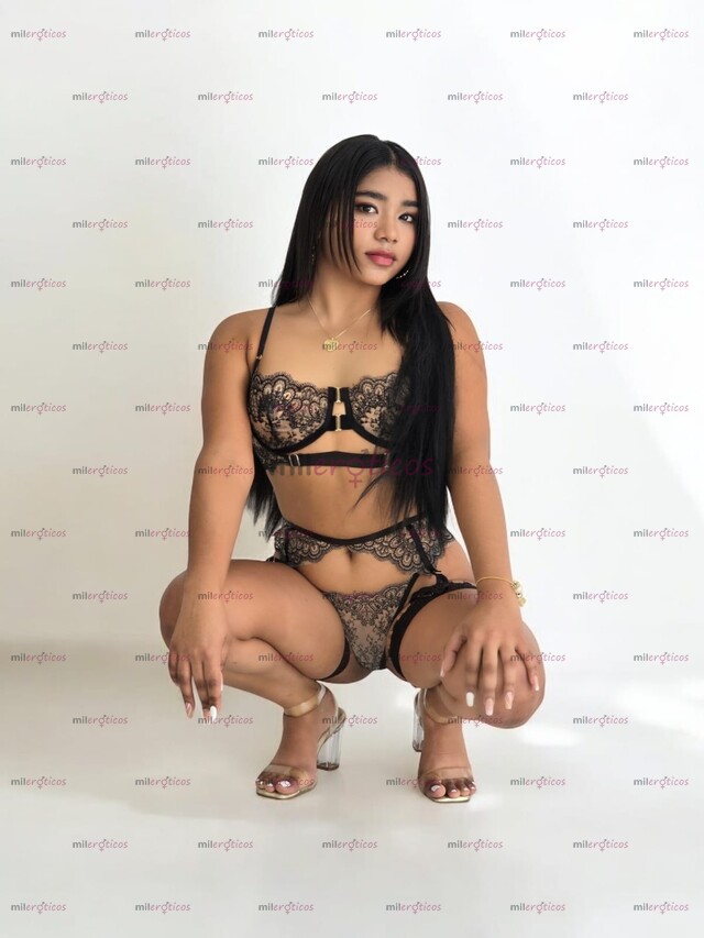 FOTOS DE DELICIOSA MUJER CON UNAS TETAS PEQUEÑAS REDONDAS DELICIOSAS LLEGANDO A TU CUIDAD