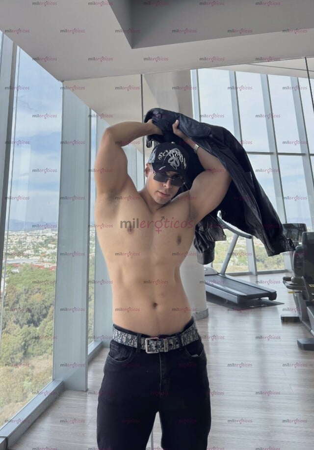 FOTOS DE ACTIVO MACHOTE DE 1.95CON VERGOTA DE 21 CM DOMINANTE, ATENTO Y CALIENTE 21 AÑOS