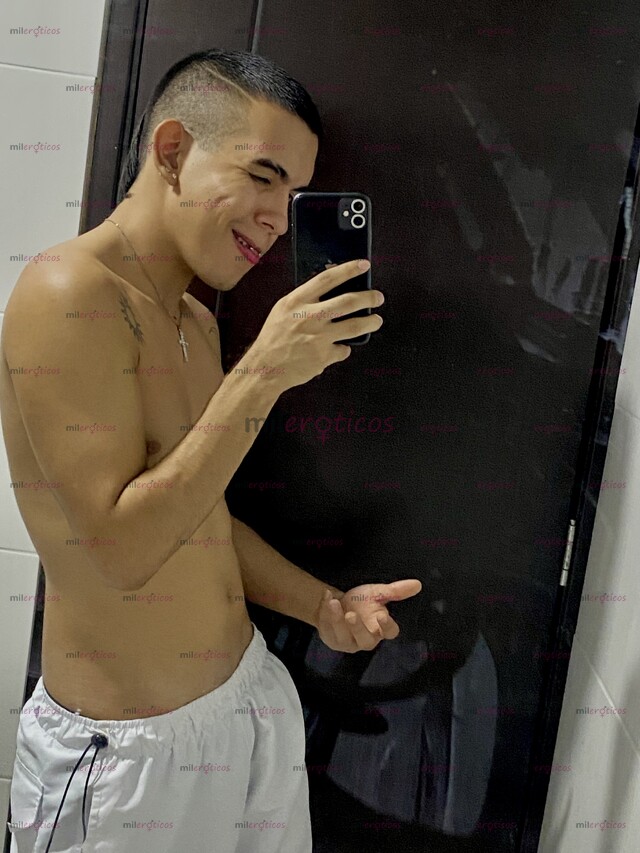 FOTOS DE POLLO ARRECHO TOTALMENTE MORBOSO Y FOGOSO FULL LECHE Y FULL ERECCIÓN