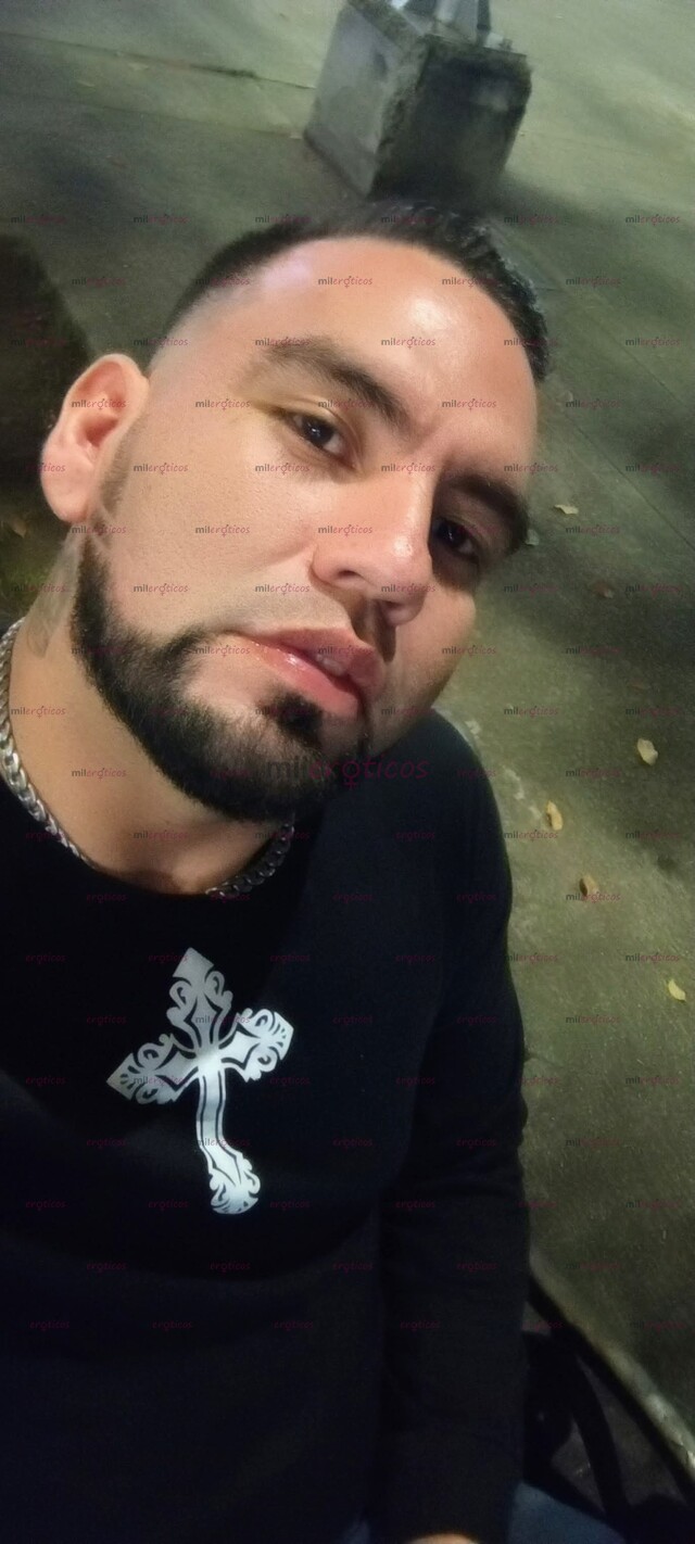 FOTOS DE HOLA SOY ANDREW JOVEN SUPER ATENTO Y LECHERO VERGON