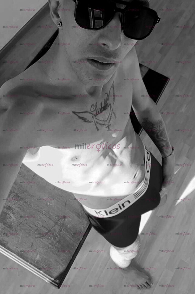 FOTOS DE BISEXUAL. PIEL CANELA COMPLACIENTE.BUENA VERGA