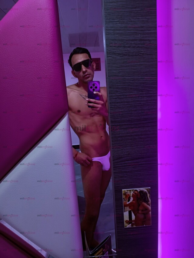 FOTOS DE BISEXUAL. PIEL CANELA COMPLACIENTE.BUENA VERGA