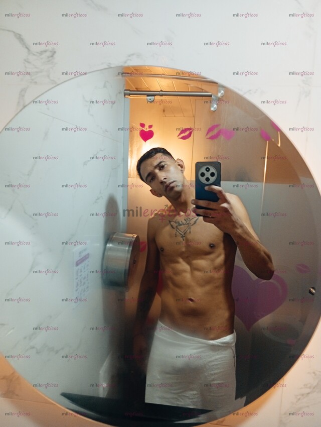 FOTOS DE BISEXUAL. PIEL CANELA COMPLACIENTE.BUENA VERGA