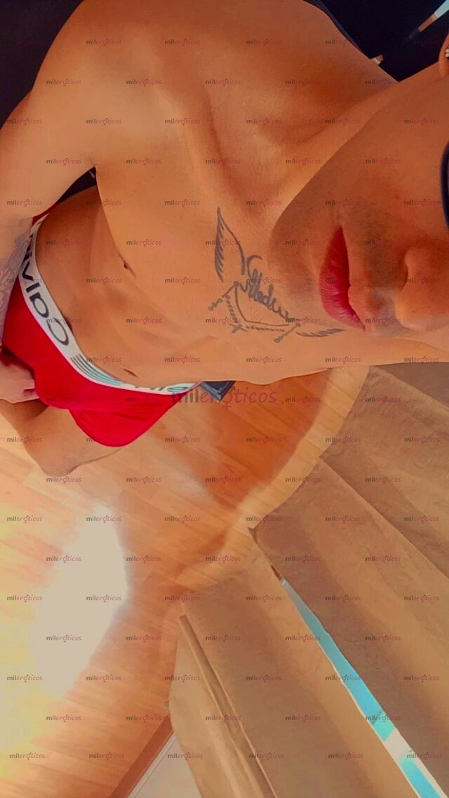 FOTOS DE BISEXUAL. PIEL CANELA COMPLACIENTE.BUENA VERGA