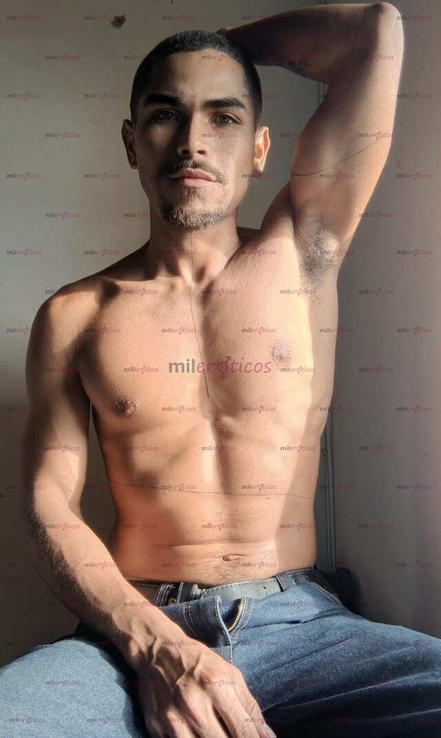 FOTOS DE JOVEN VARONIL DE ÉLITE: BELLEZA, VIGOR Y PORTE IMPECABLE