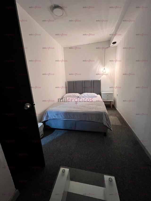 FOTOS DE EN BUSCA DE SITIO, DISPONIBLE DONDE PODER RECIBIR TUS CLIENTES