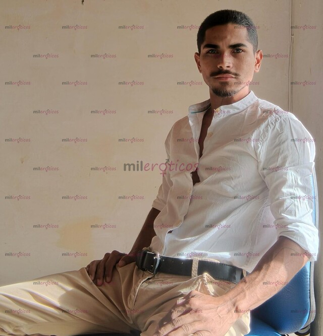 FOTOS DE JOVEN VARONIL DE ÉLITE: BELLEZA, VIGOR Y PORTE IMPECABLE