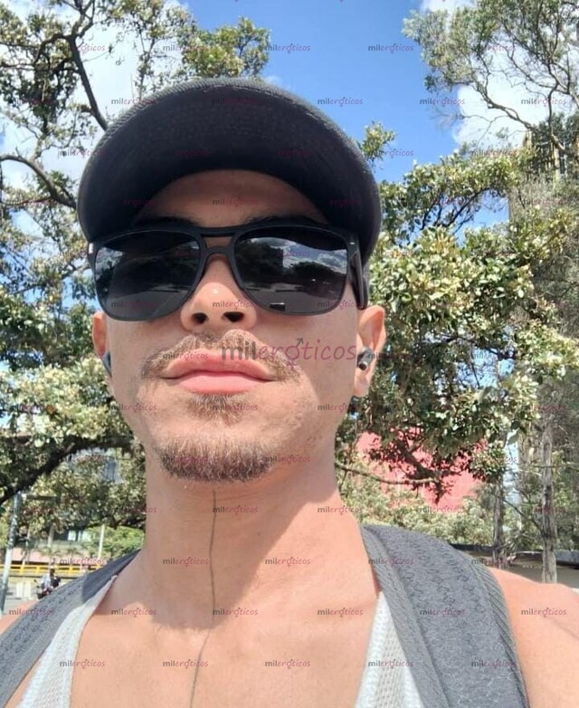 FOTOS DE JOVEN VARONIL DE ÉLITE: BELLEZA, VIGOR Y PORTE IMPECABLE