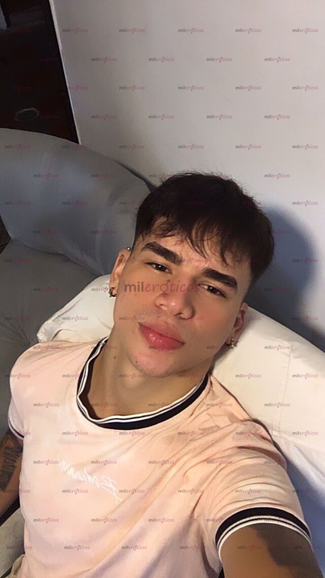 FOTOS DE JOVEN PAISA VERSATIL CON ANCIAS DE COMPLACERTE EN TUS SUEÑOS Y EN LA CAMA