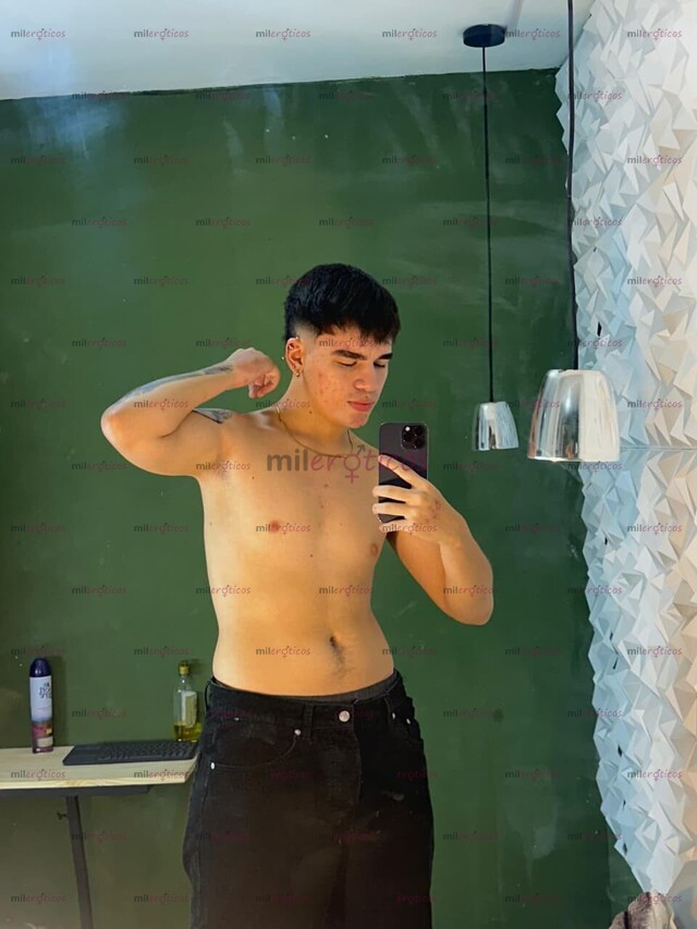 FOTOS DE JOVEN PAISA VERSATIL CON ANCIAS DE COMPLACERTE EN TUS SUEÑOS Y EN LA CAMA