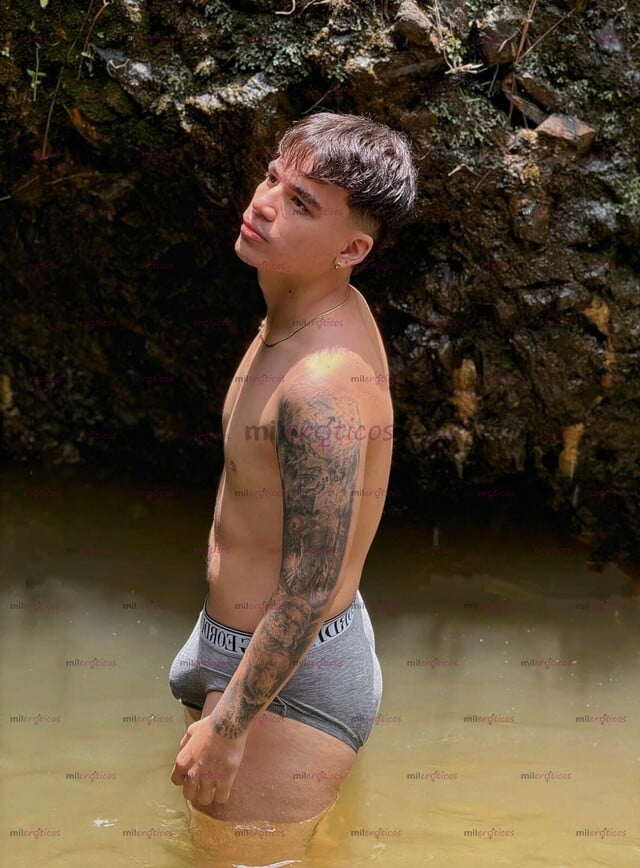 FOTOS DE JOVEN PAISA VERSATIL CON ANCIAS DE COMPLACERTE EN TUS SUEÑOS Y EN LA CAMA