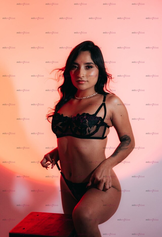 FOTOS DE HERMOSA CHICA UNIVERSITARIA DE 20 AÑOS, MENTE ABIERTA SIN TABU EN CALI.