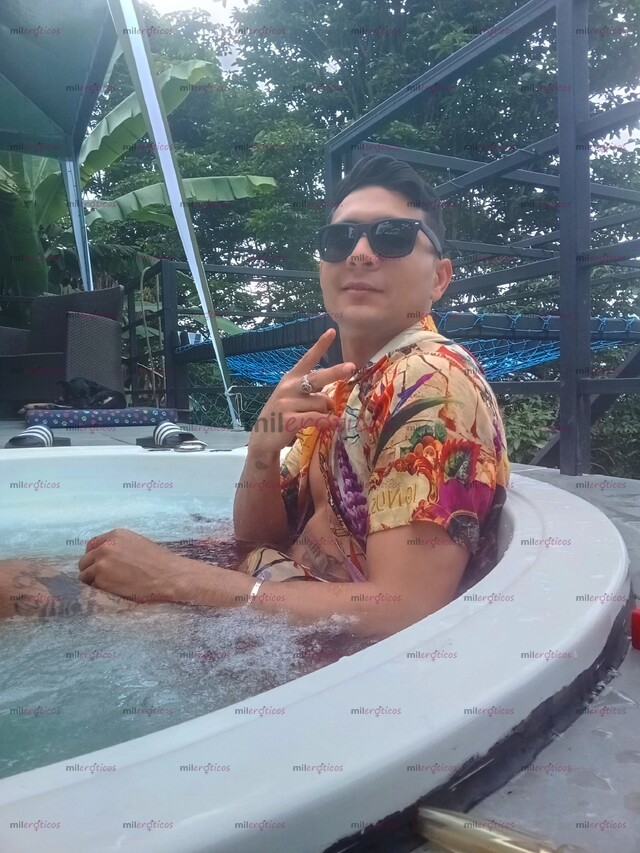 FOTOS DE CHICO BIEN DOTADO,ARRECHO Y MORBOSO DISPONIBLE PARA COMPLACERTE