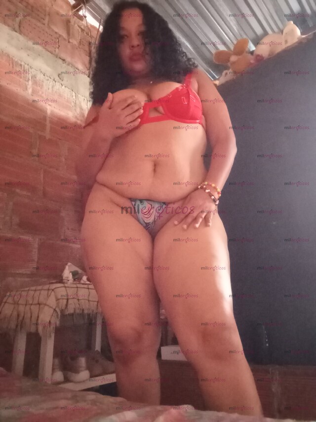 FOTOS DE FIESTERA NUEVAMENTE CON SITIO GORDITA MADURA ZARCA COMPLETAMENTE NATURAL