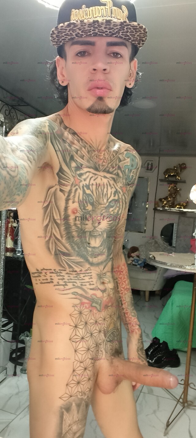 FOTOS DE FLACO ACTIVO MORBOSO BLANCO TATUADO CON SITIO