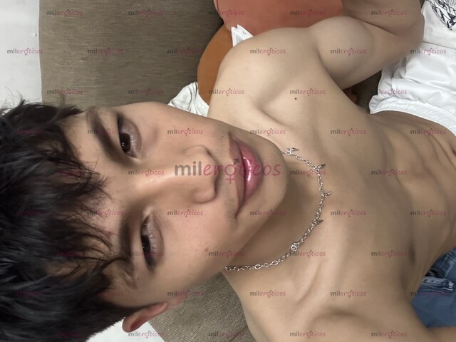 FOTOS DE HOLA SOY CHARLY Y SOY APERLADO ,MIDO 1.74 ,PESO 58KG SOY DELGADO