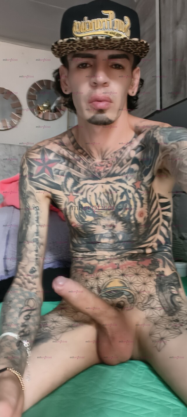 FOTOS DE FLACO ACTIVO MORBOSO BLANCO TATUADO CON SITIO