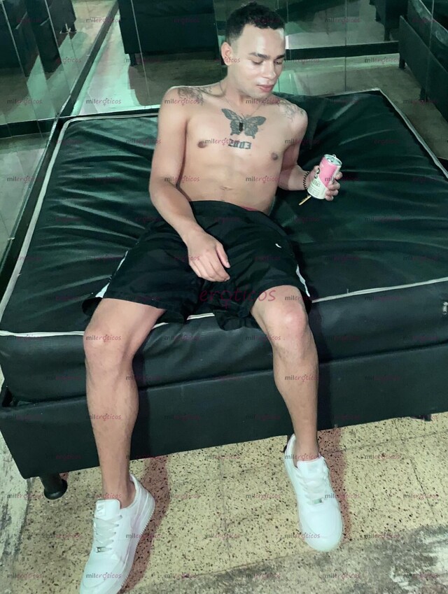 FOTOS DE POLLO DISCRETO PASIVO VERSÁTIL AGUANTADOR DE VERGA
