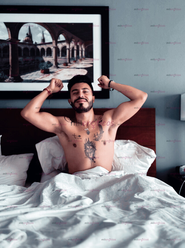 FOTOS DE DISCRETO Y VERSÁTIL COMPAÑIA MASCULINA EN PLAYA DEL CARMEN