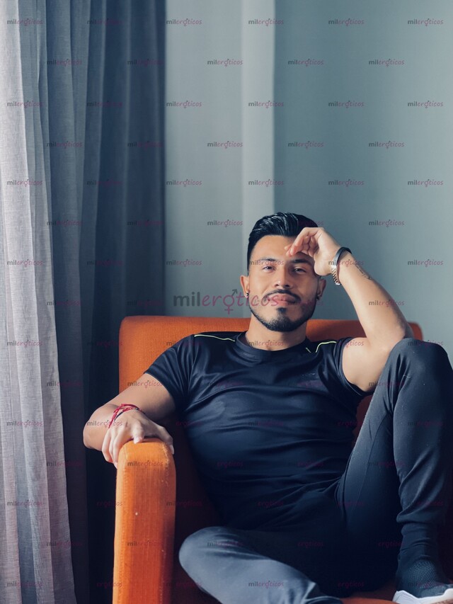 FOTOS DE DISCRETO Y VERSÁTIL COMPAÑIA MASCULINA EN PLAYA DEL CARMEN