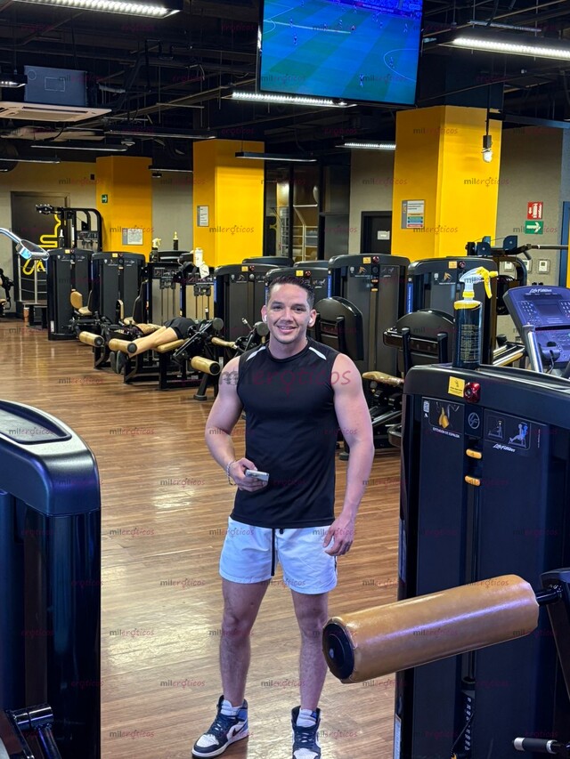 FOTOS DE JESÚS EXTRANJERO, VERGA DOBLADA, DOMINANTE BDSM