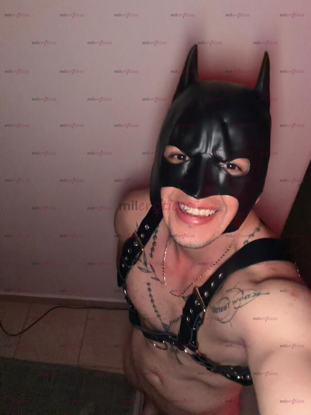 FOTOS DE JESÚS EXTRANJERO, VERGA DOBLADA, DOMINANTE BDSM