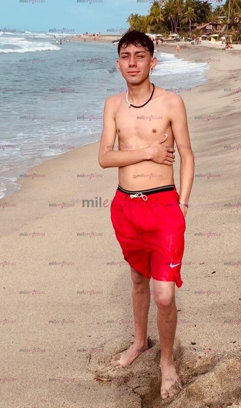 FOTOS DE JOVEN POLLO, DELGADO AMABLE Y ARRECHO PARA TI