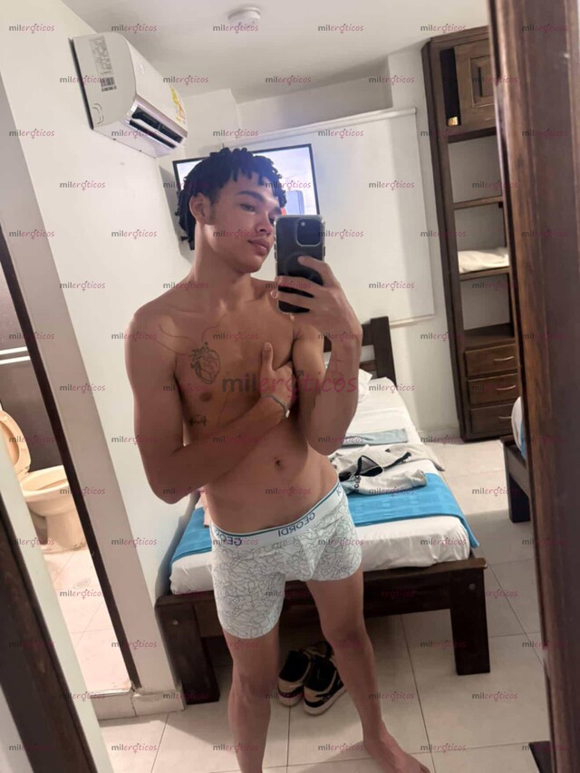 FOTOS DE ENYER CHICO VERSATIL DISPUESTO A TODO 23 CENTÍMETROS DE VERGA