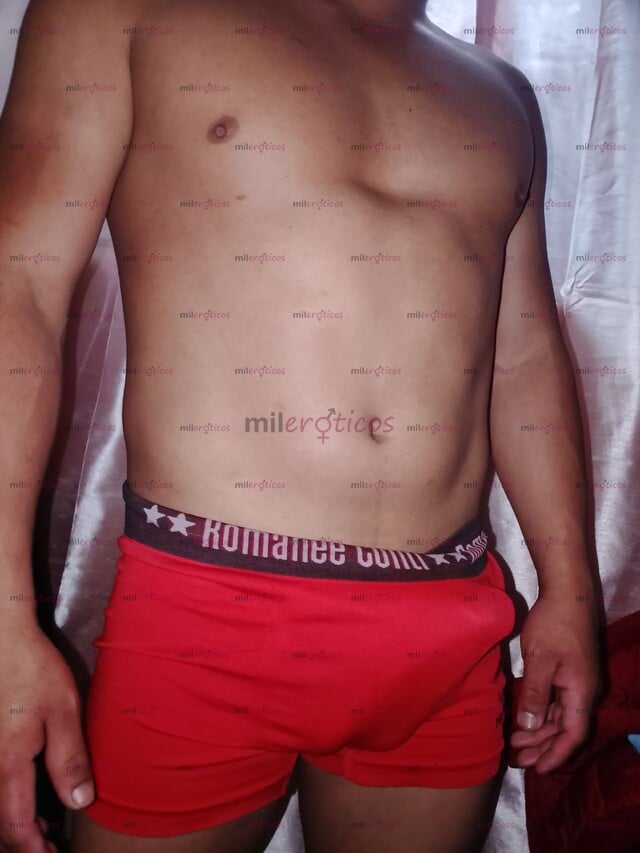 FOTOS DE GIGOLO 22 AÑOS BUEN CUERPO DE GYM CON UN RICO PENE QUE TE VA ENCANTAR. .