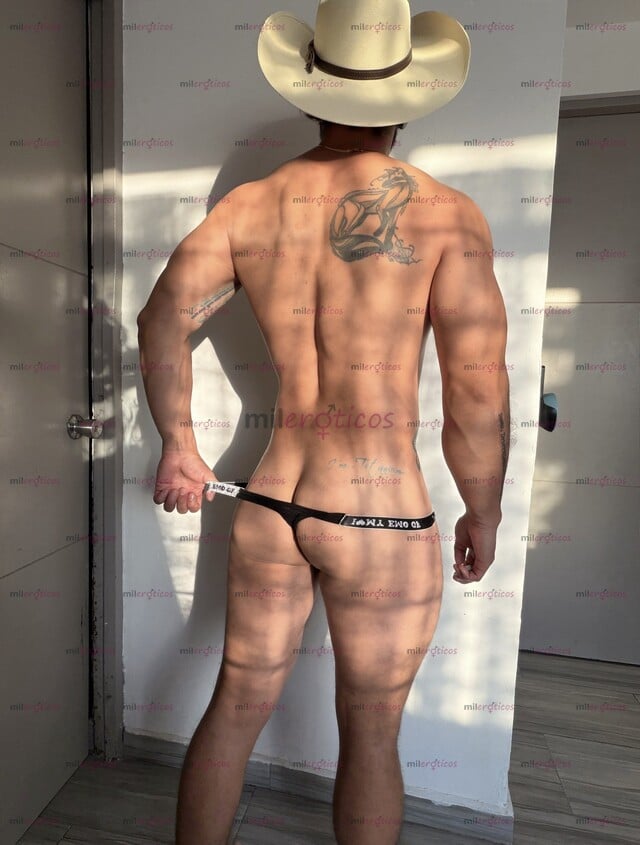 FOTOS DE CHICO LATINO CON BUEN CULO Y CUERPO TRABAJADO, INTER.