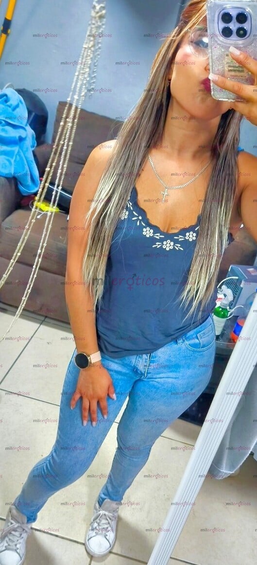 FOTOS DE UNA DULCE Y SENSUAL BELLEZA SIEMPRE LISTA PARA DARTE EL MEJOR SEXO!