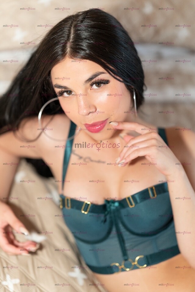 FOTOS DE TU POLLITA RECIÉN LLEGADA CON 18 AÑITOS PERO UNA PERRA EN LA CAMA