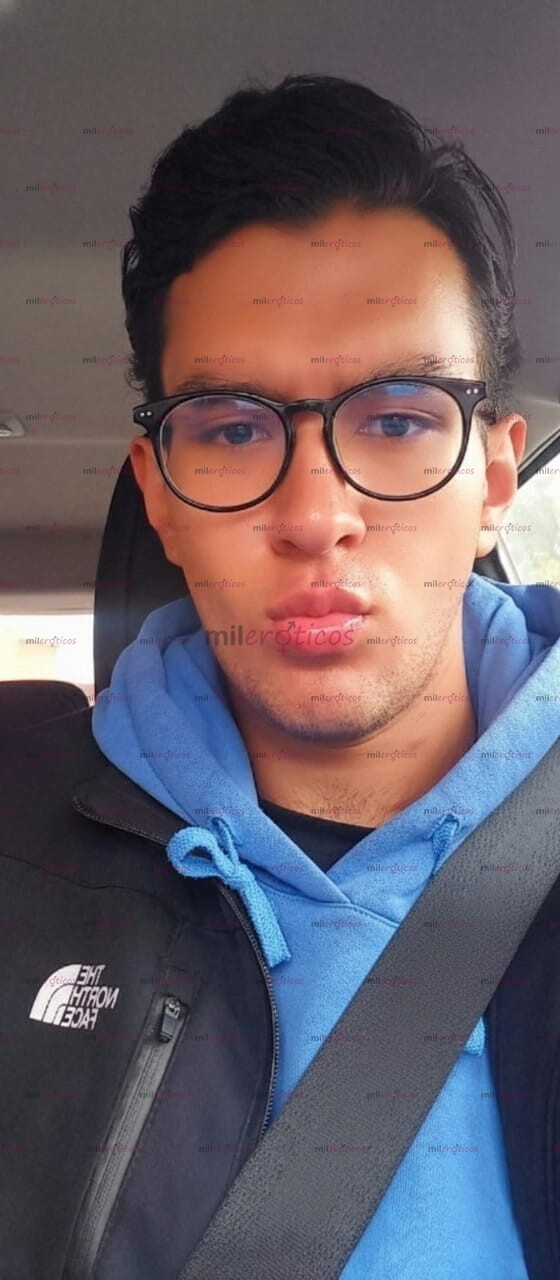 FOTOS DE ACTIVO MUY JOVEN Y VARONIL, 1.94CM DE ALTURA!!!