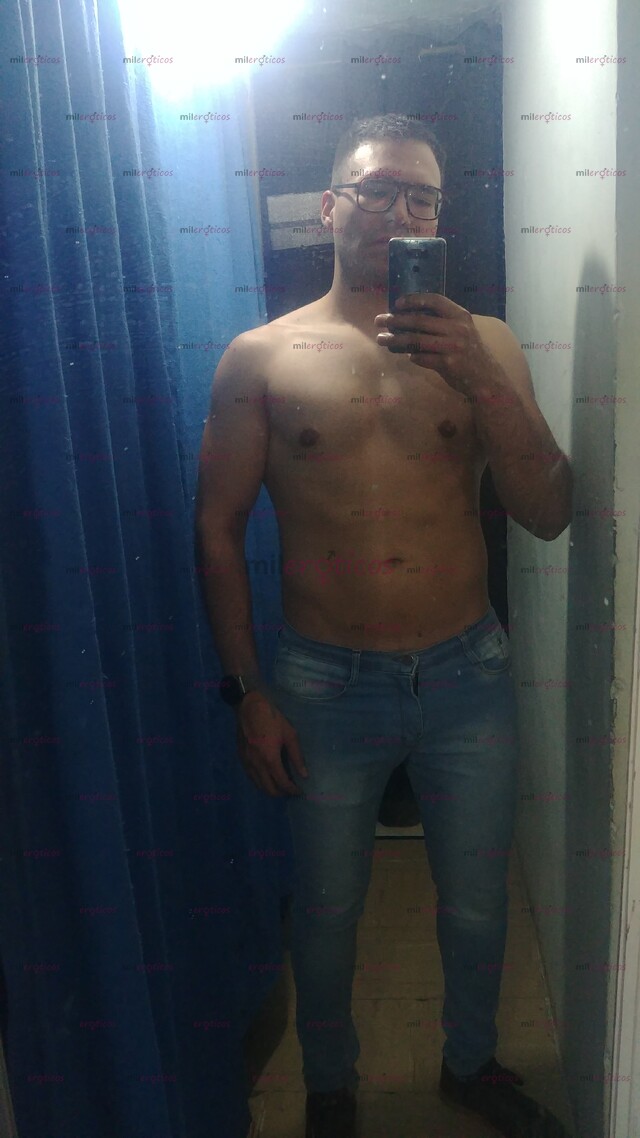 FOTOS DE HOMBRE SEXY MADURO DE 33 AÑOS COMPLACIENTE