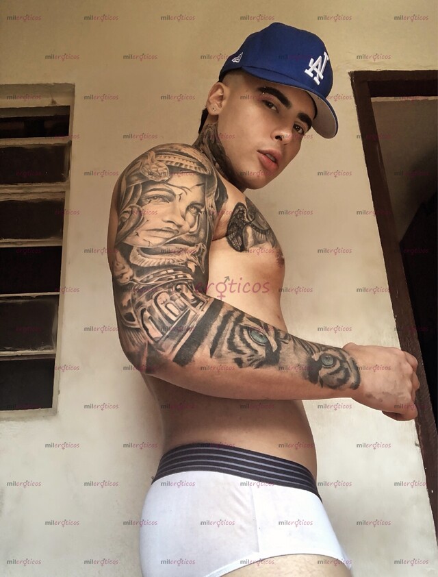 FOTOS DE POLLO SERIO RESERVADO Y TATUADO LISTO PARA COMPLACERTE