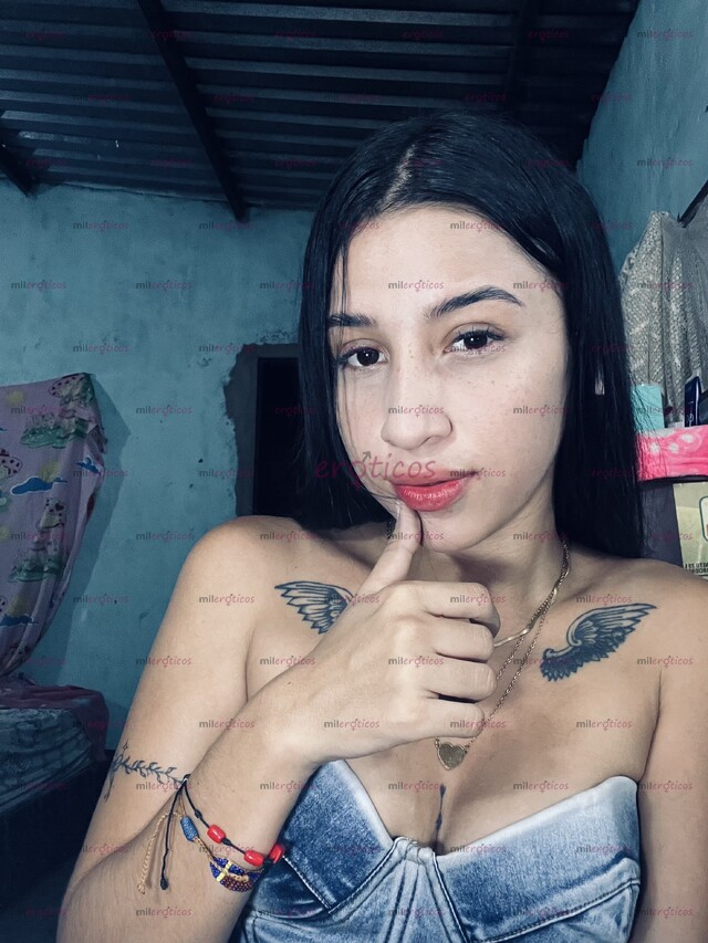 FOTOS DE MELISSA SEXY FLACA DE 20 AÑOS MUY COMPLACIENTE EN LA CAMA