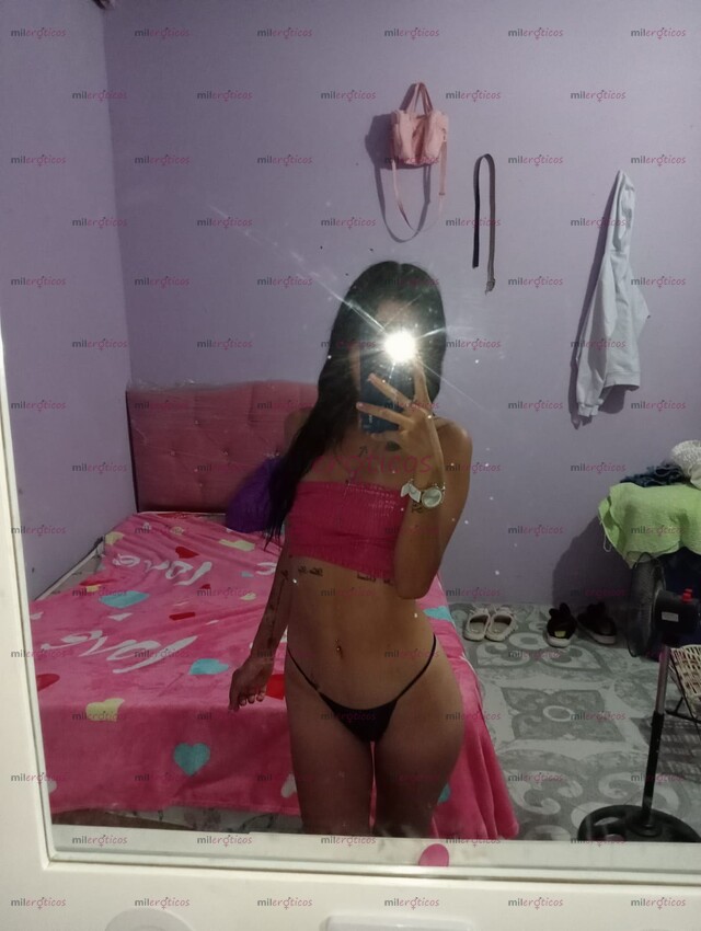 FOTOS DE MELISSA SEXY FLACA DE 20 AÑOS MUY COMPLACIENTE EN LA CAMA