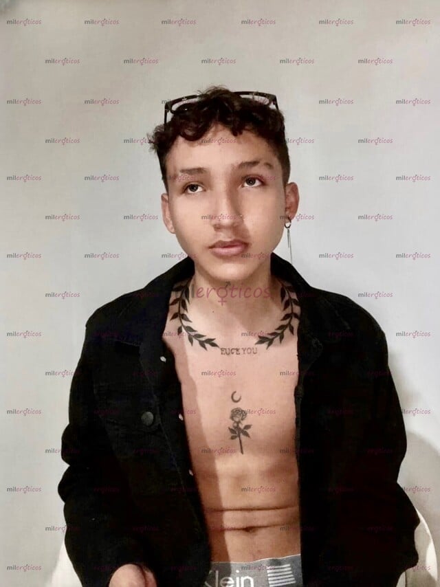 FOTOS DE CHICO UNIVERSITARIO MENTE ABIERTA DISPUESTO A CUMPLIR TUS FANTASÍAS
