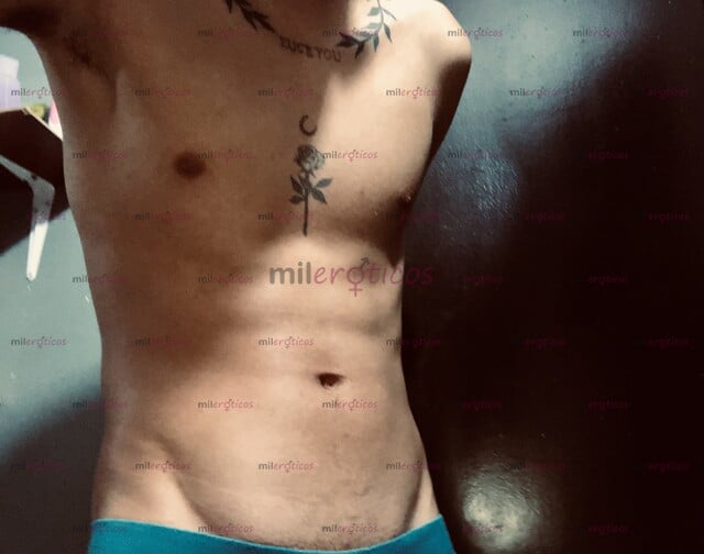 FOTOS DE CHICO UNIVERSITARIO MENTE ABIERTA DISPUESTO A CUMPLIR TUS FANTASÍAS