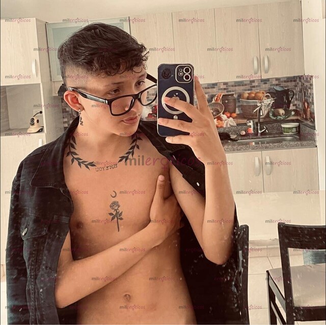 FOTOS DE CHICO UNIVERSITARIO CON GANAS DE COMPLACERTE