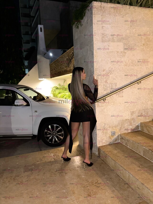 FOTOS DE CHICA SEXY COMPLETA VENGONA DOMINANTE LECHERA