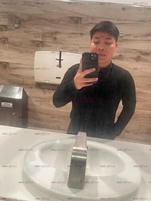 FOTOS DE VEN Y DÉJATE LLEVAR POR UN JOVEN DE 24 AÑOS QUE ESTÁ DISPUESTO A COMPLACERTE