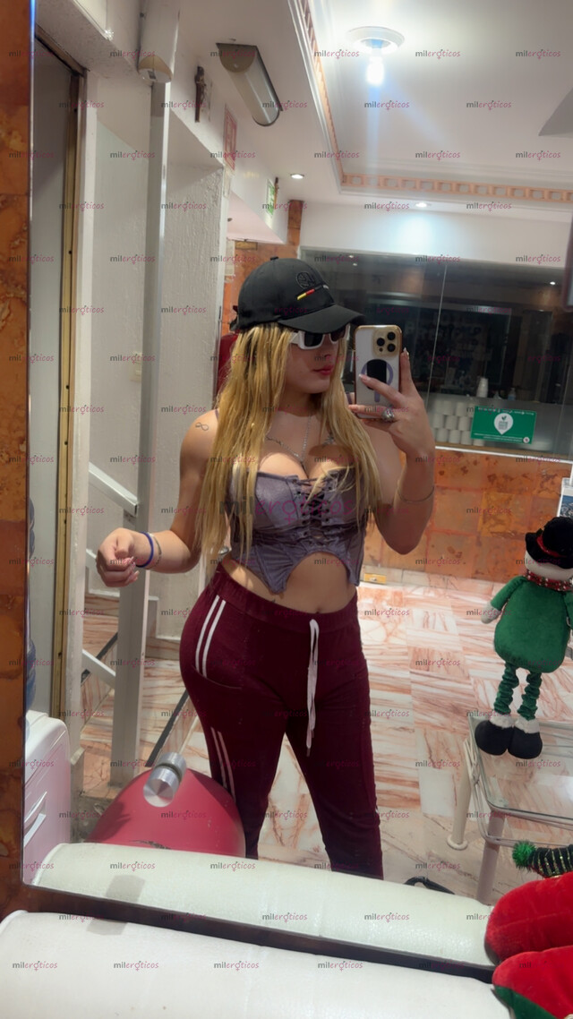 FOTOS DE ELEGANTE TRANS EXPERTA EN LA CAMA PARA COGER EL ROL QUE TÚ QUIERAS